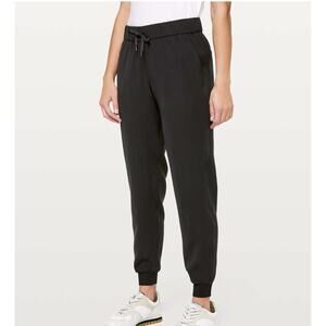 Lululemon On The Fly Jogger – Black – Size 4 – Excellent Condition